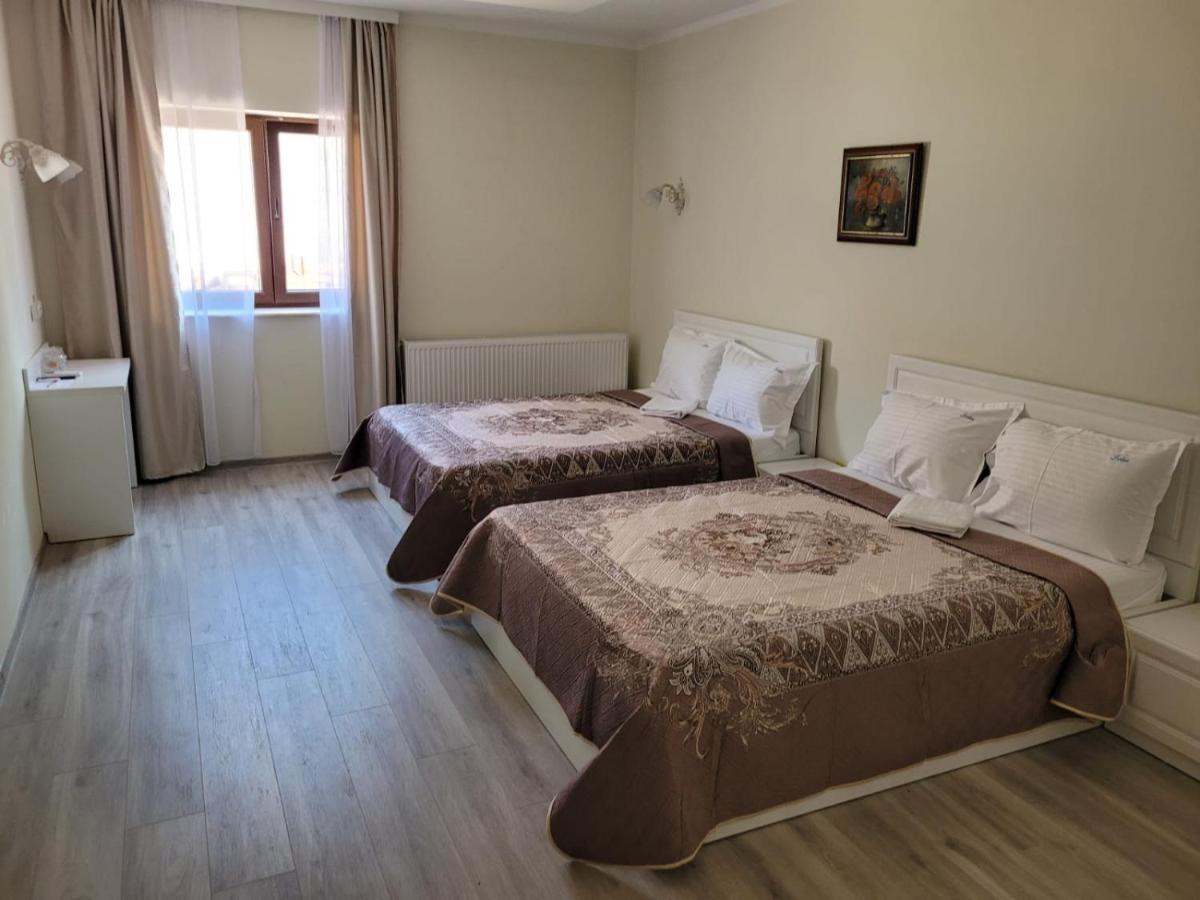 Hotel Lotus Boutique Deva Esterno foto