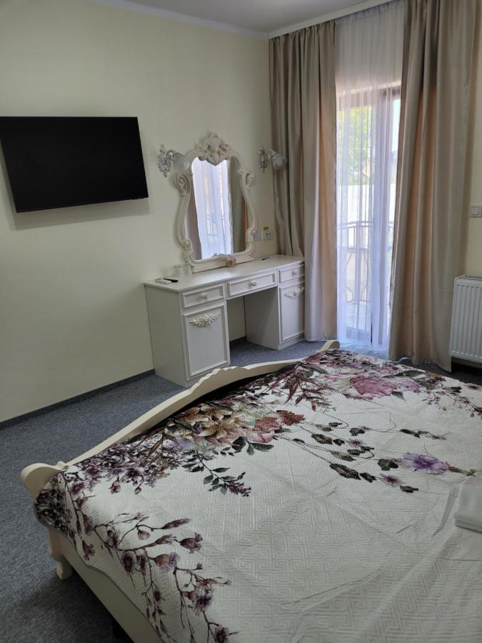 Hotel Lotus Boutique Deva Esterno foto