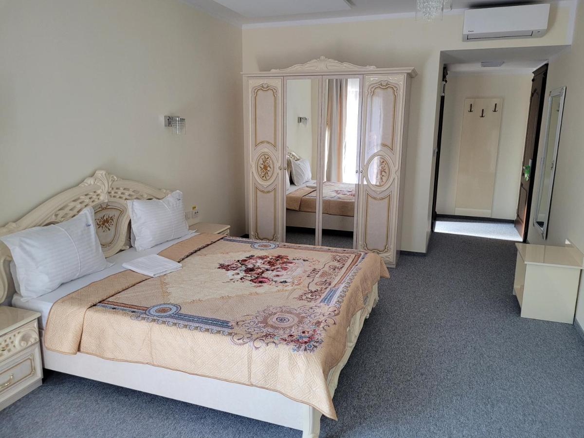 Hotel Lotus Boutique Deva Esterno foto